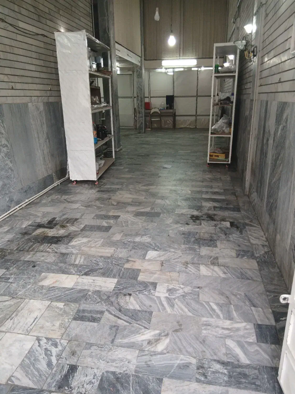 مغازه بزرگ هم با ملک و یا سرقفلی|فروش مغازه و غرفه|تبریز, |دیوار