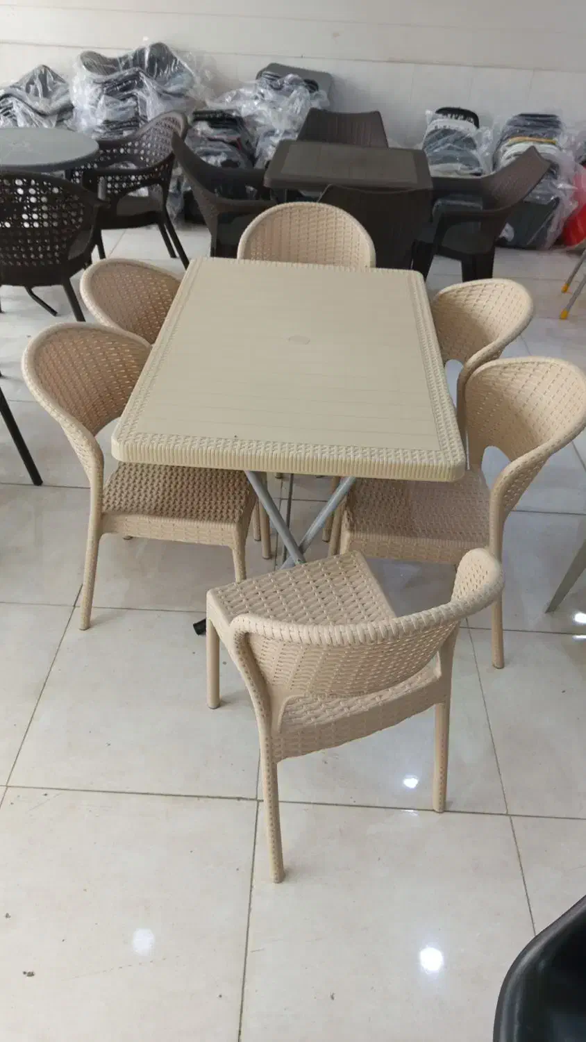 صندلی طرح حصیری|صندلی و نیمکت|بروجرد, |دیوار