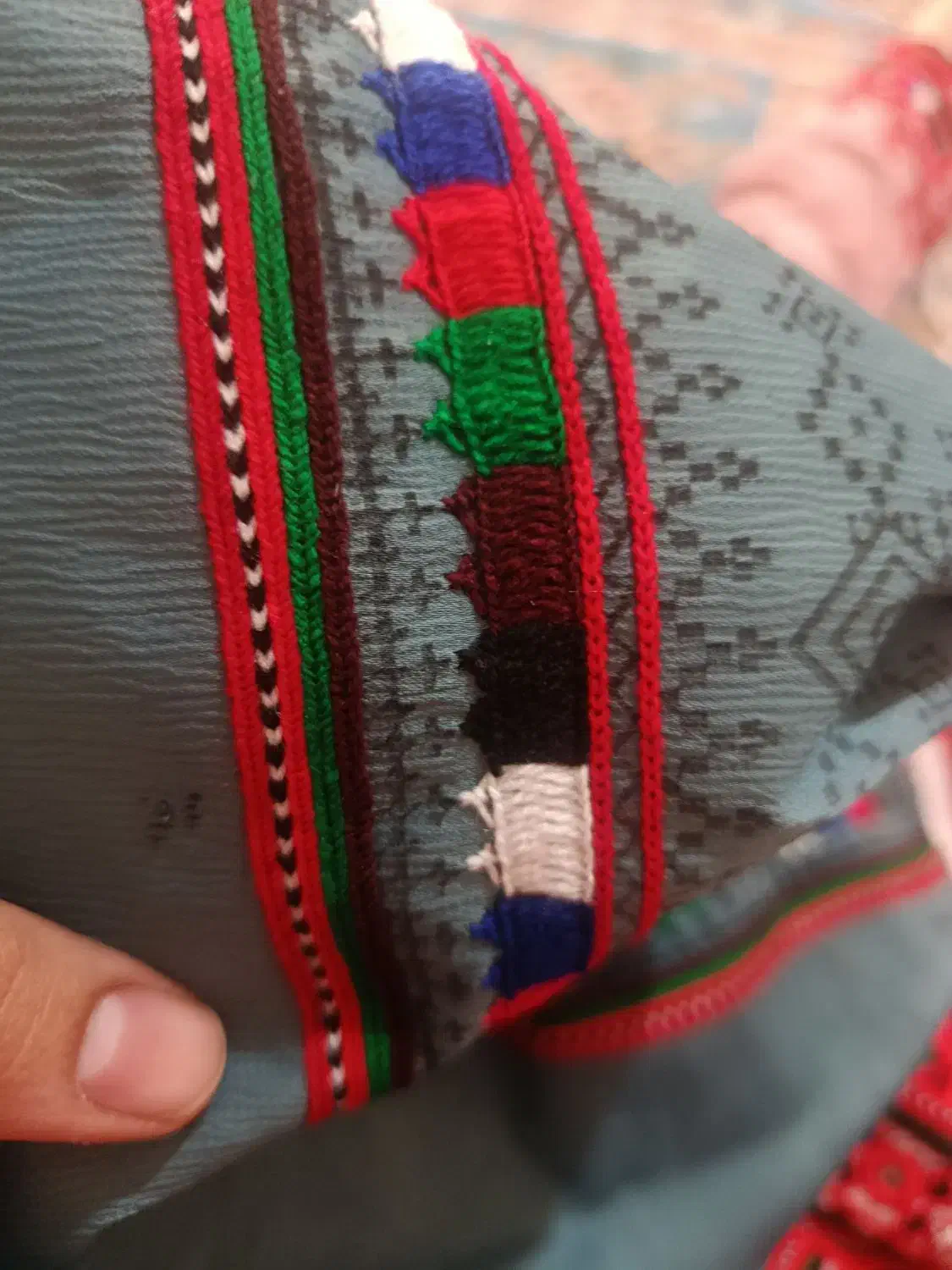 دوچگرم|لباس|ایرانشهر, |دیوار