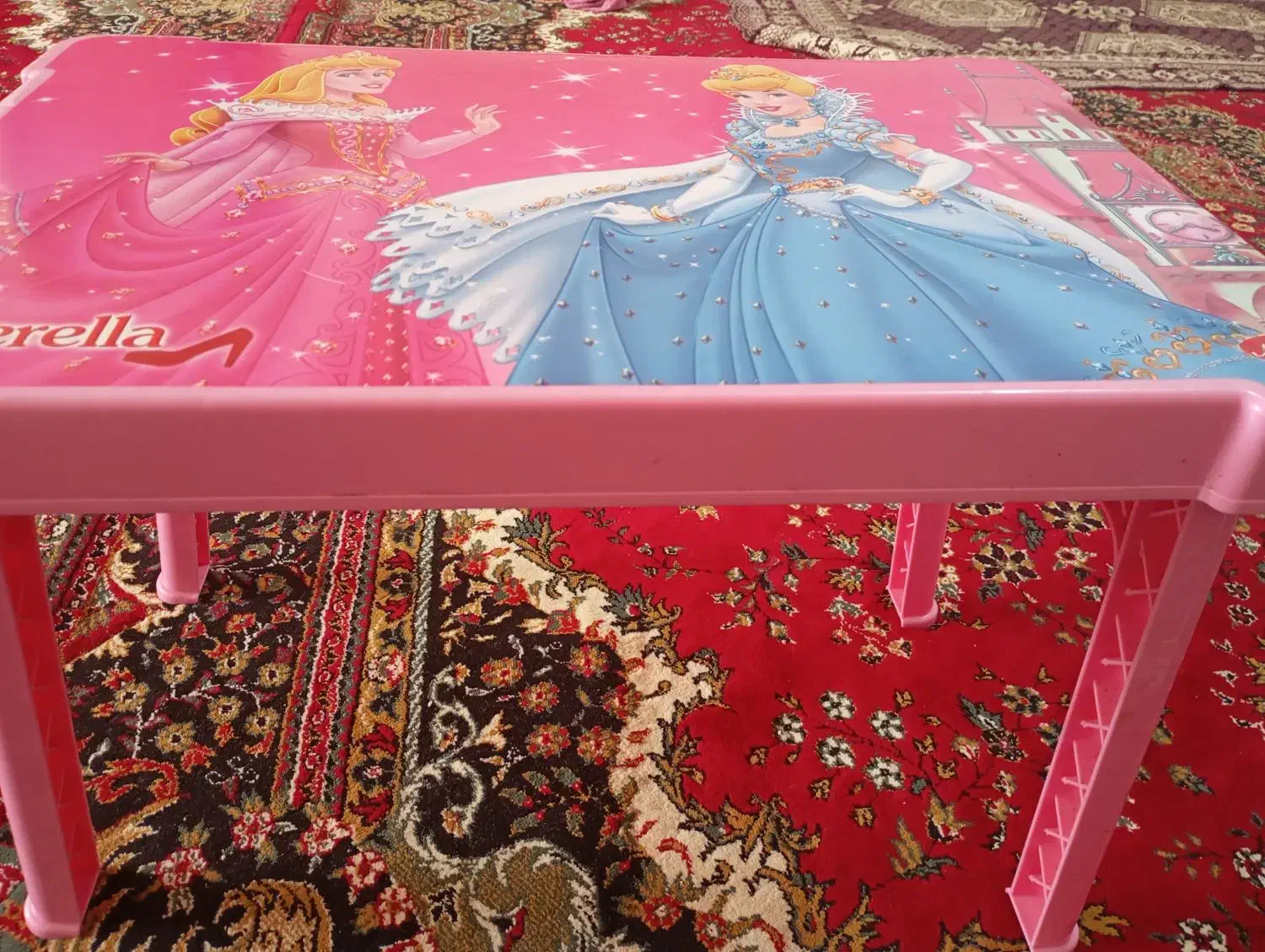 میز یلسای|تخت و صندلی بچه|گرگان, |دیوار