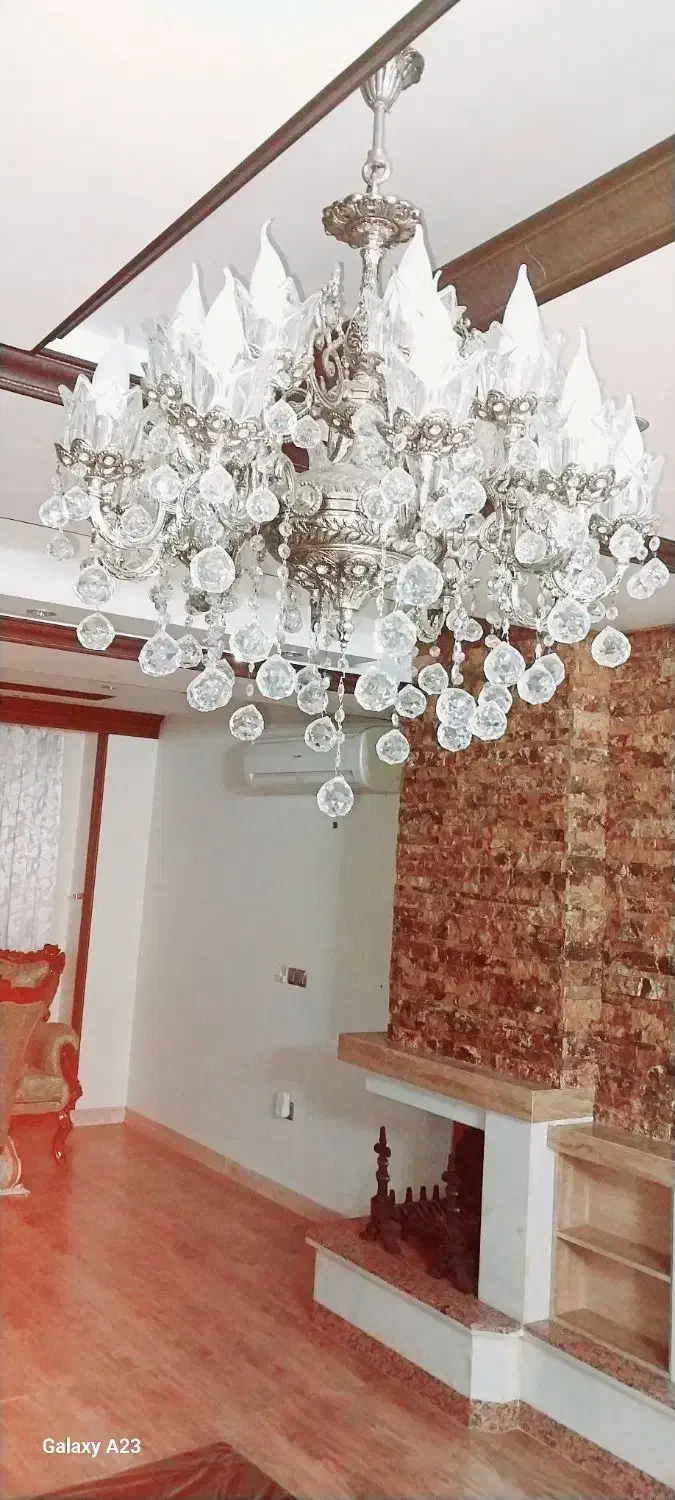 لوستر ۲۰ شاخه جنس برونز|لوستر و چراغ آویز|کرج, کوی کارمندان جنوبی|دیوار