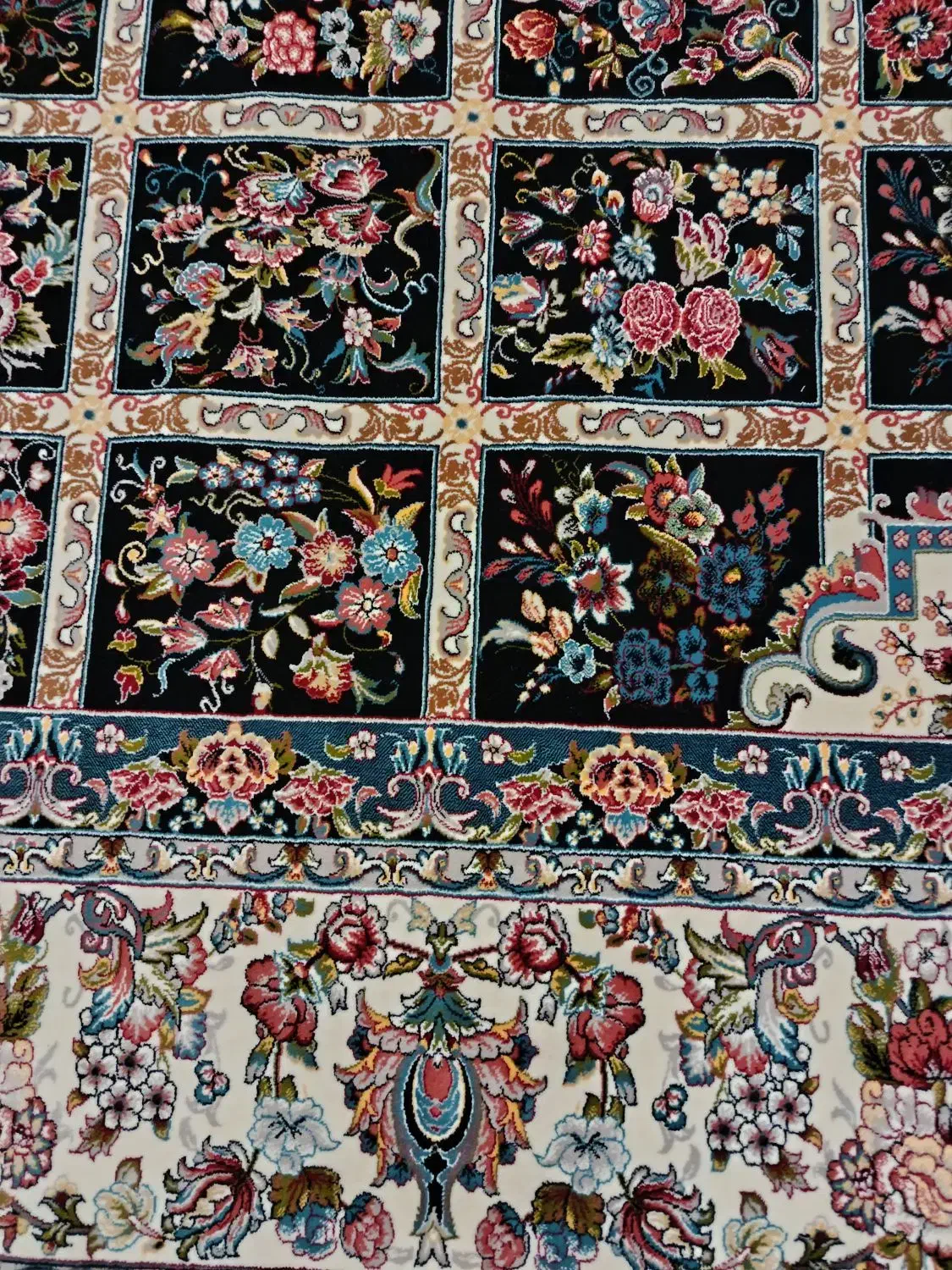 فرش|فرش|مشهد, کارمندان دوم|دیوار