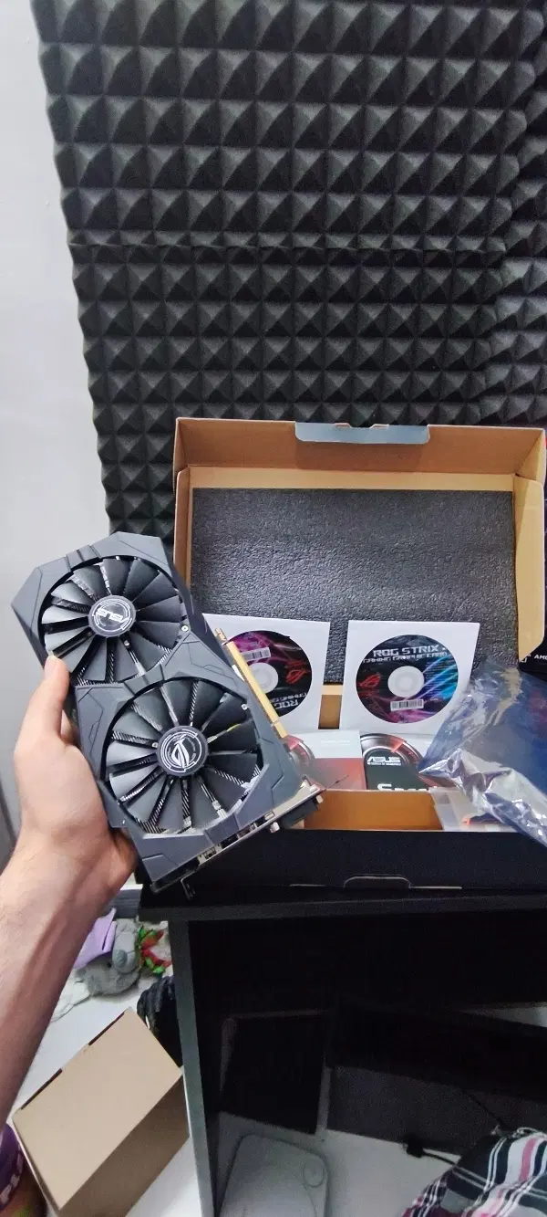 rx570 8gb rog strix|قطعات و لوازم جانبی رایانه|شیراز, شهرک برف فروشان|دیوار