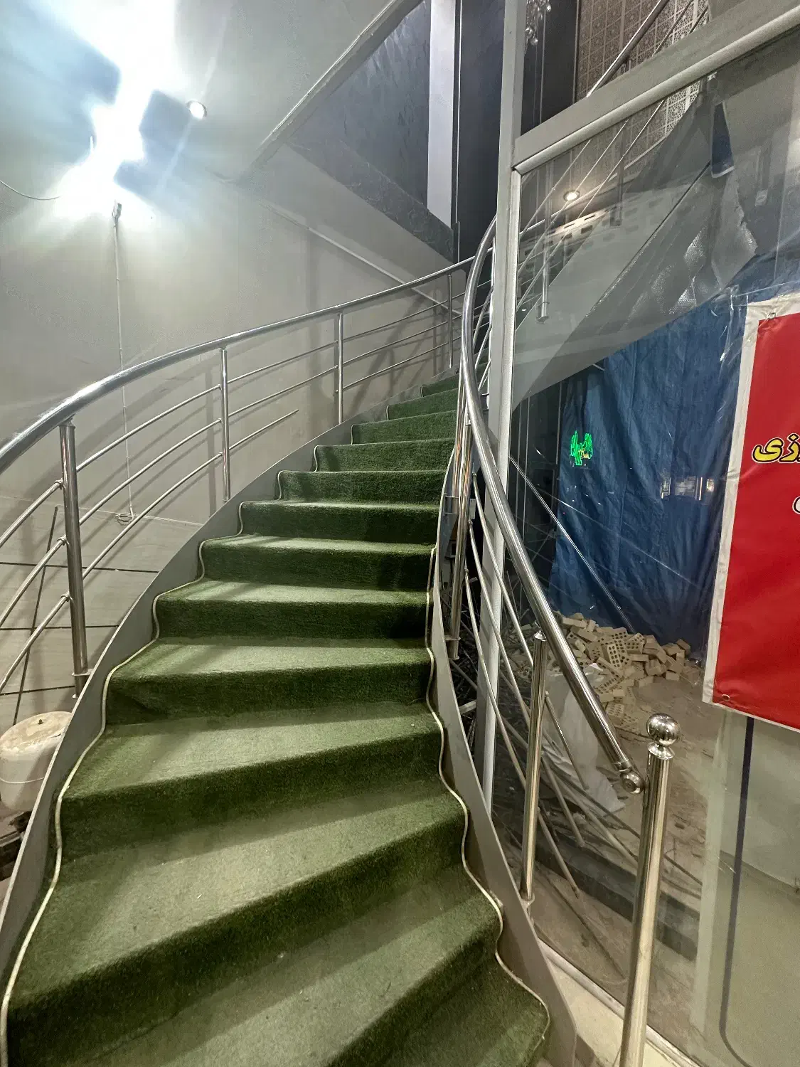 پله گرد آهنی پله پیچ|مصالح و تجهیزات ساختمان|پیشوا, |دیوار