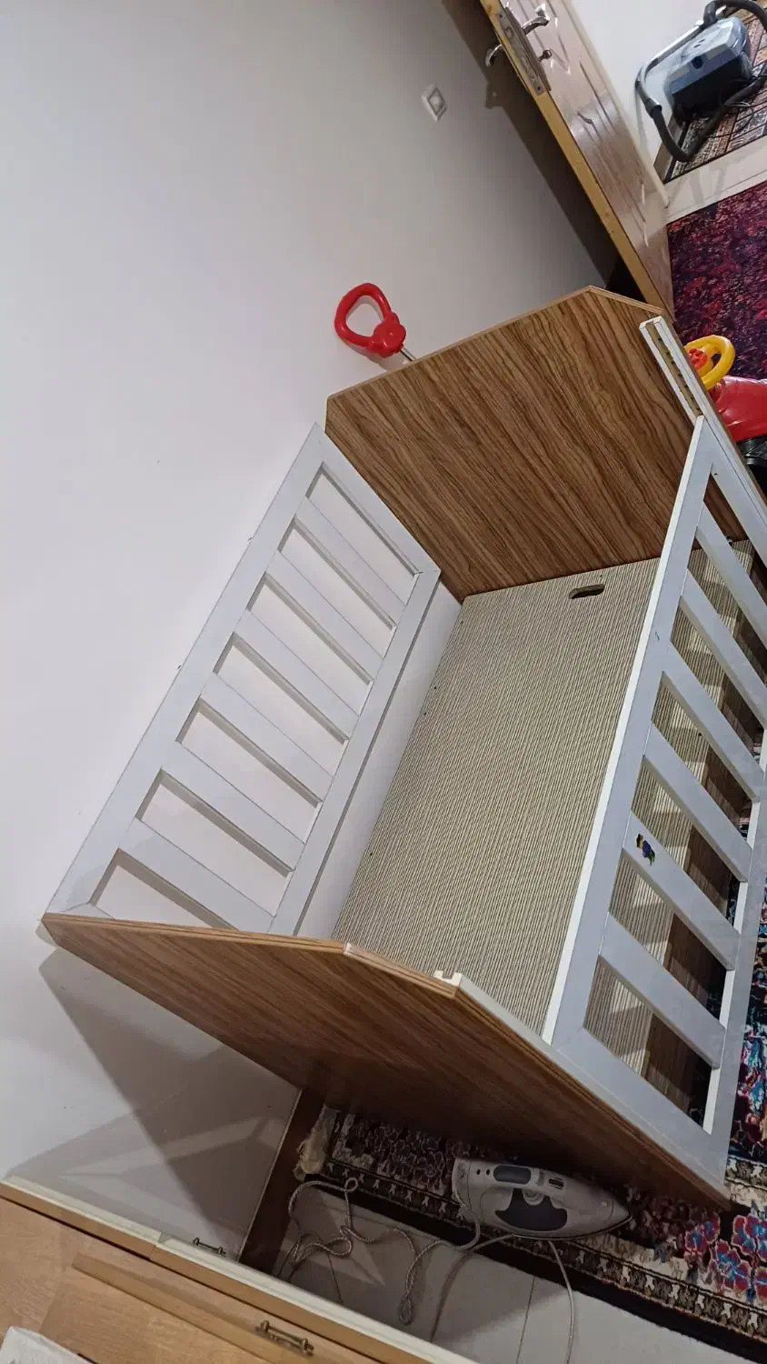 تخت کودک جنس ام دی اف|اسباب و اثاث بچه|کرمان, |دیوار