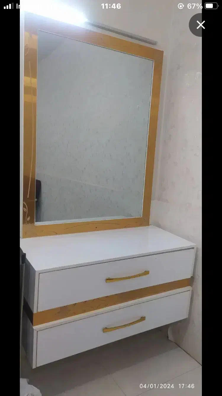 آیینه و میز ناخن|آرایشگاه و سالنهای زیبایی|بندر ماهشهر, |دیوار