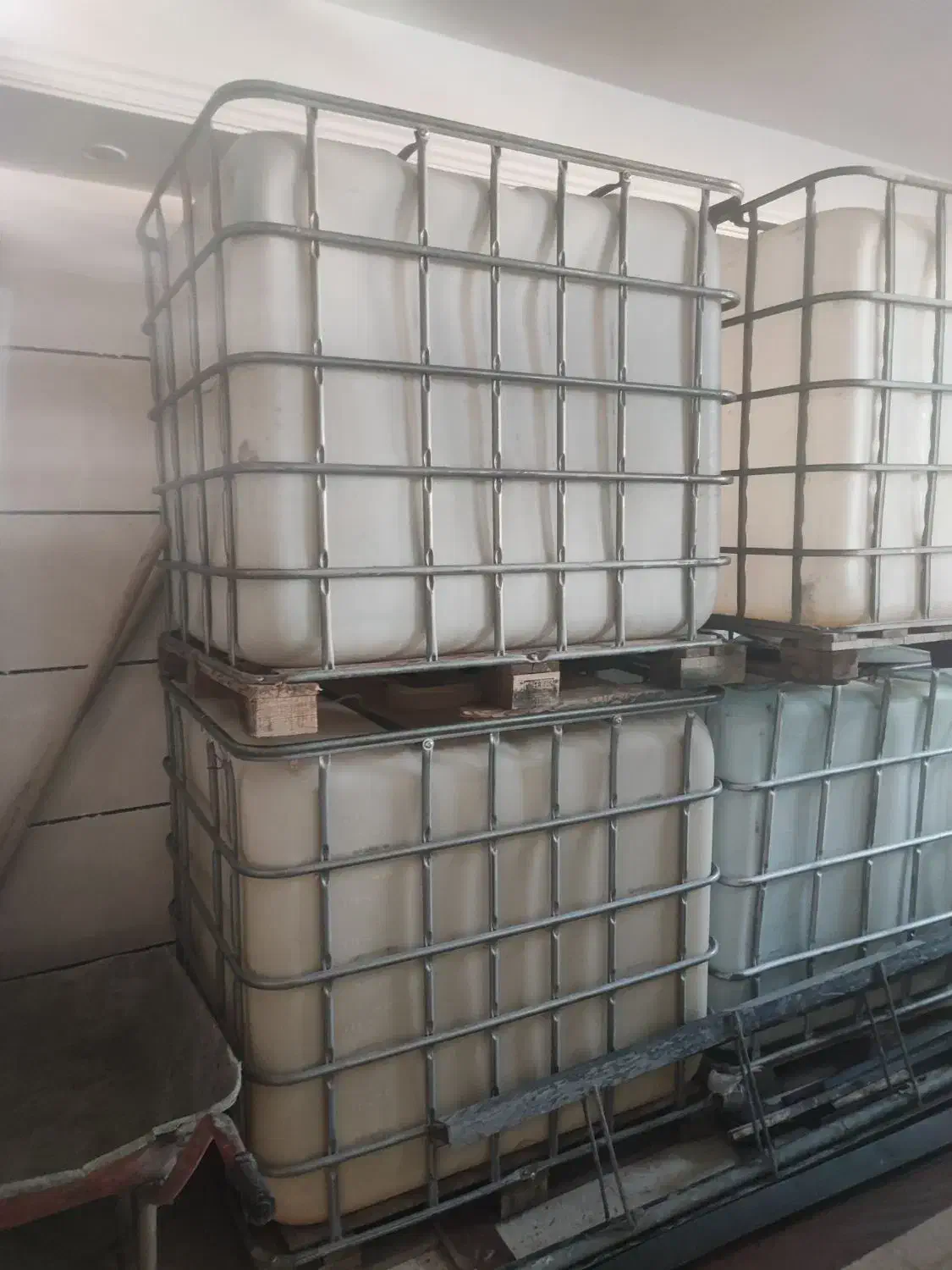 تانکر 1000لیتری اب با شیر ورودی و خروجی بشکه|ابزارآلات|اسلامشهر, شهرک واوان|دیوار