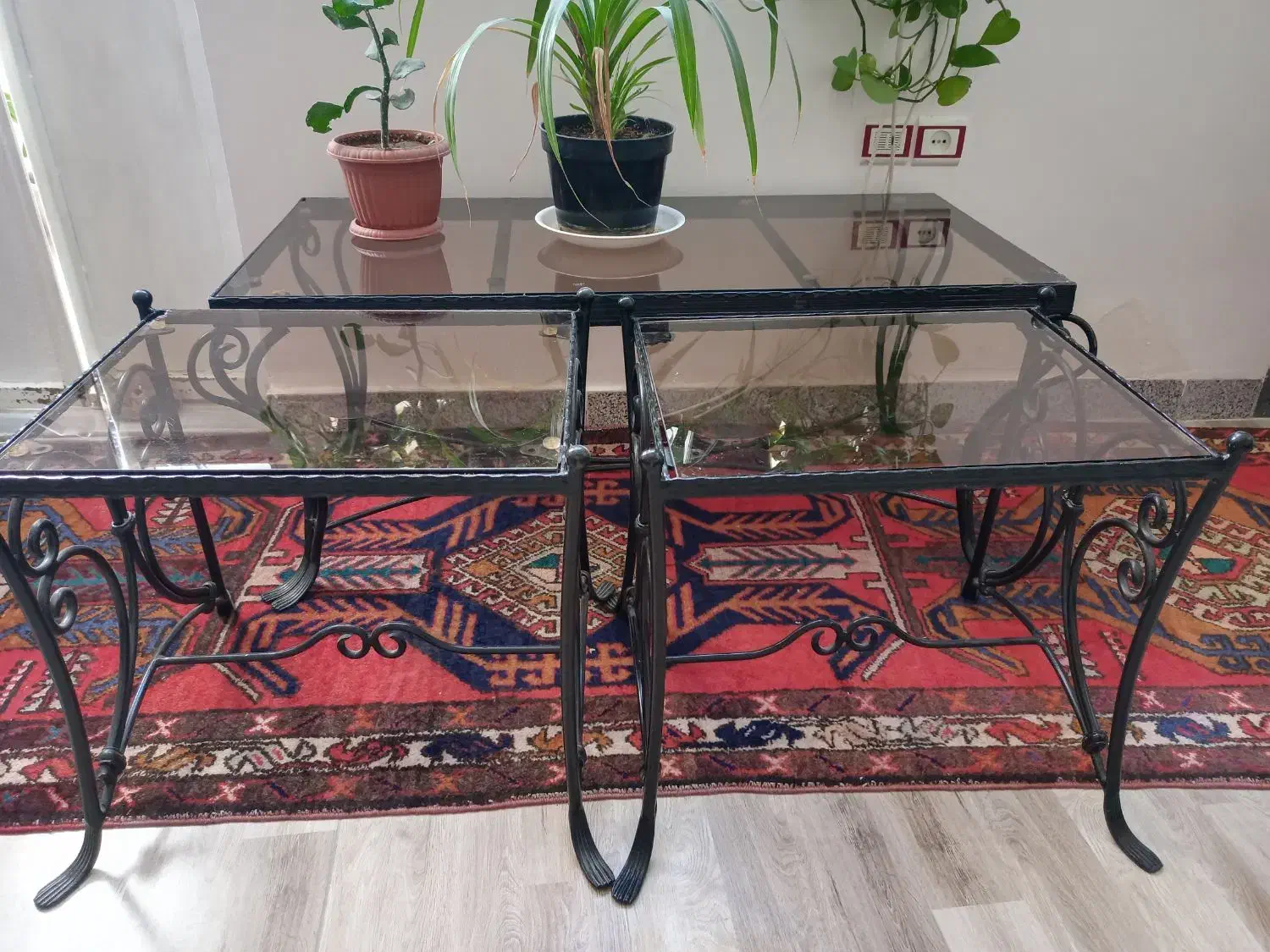 جلومبلی فلزی فرفوژه سه تیکه|مبلمان خانگی و میز عسلی|میاندوآب, |دیوار