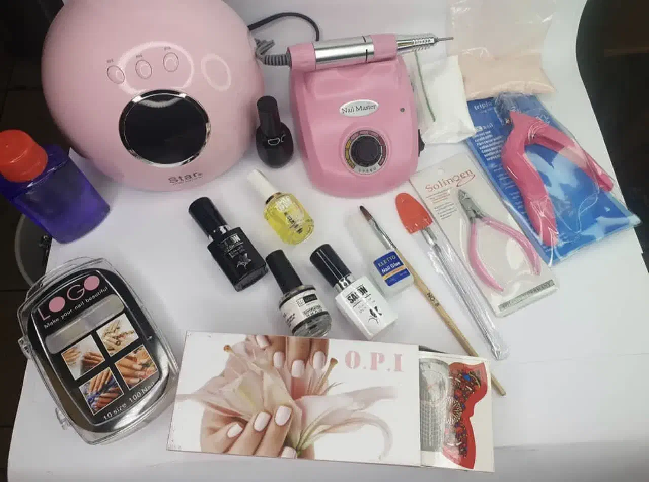 پخش و فروش مواد و وسایل کاشت و دیزاین ناخن|آرایشی، بهداشتی، درمانی|خرم‌آباد, |دیوار