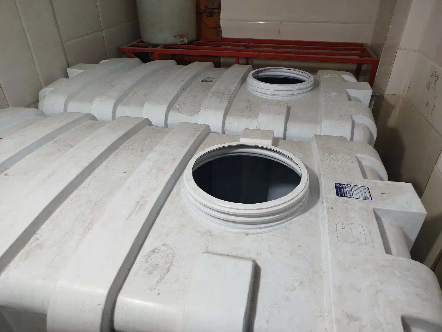 فروش فوری دو عدد منبع مکعبی ۱۵۰۰ لیتری|مصالح و تجهیزات ساختمان|شیراز, شریفآباد|دیوار