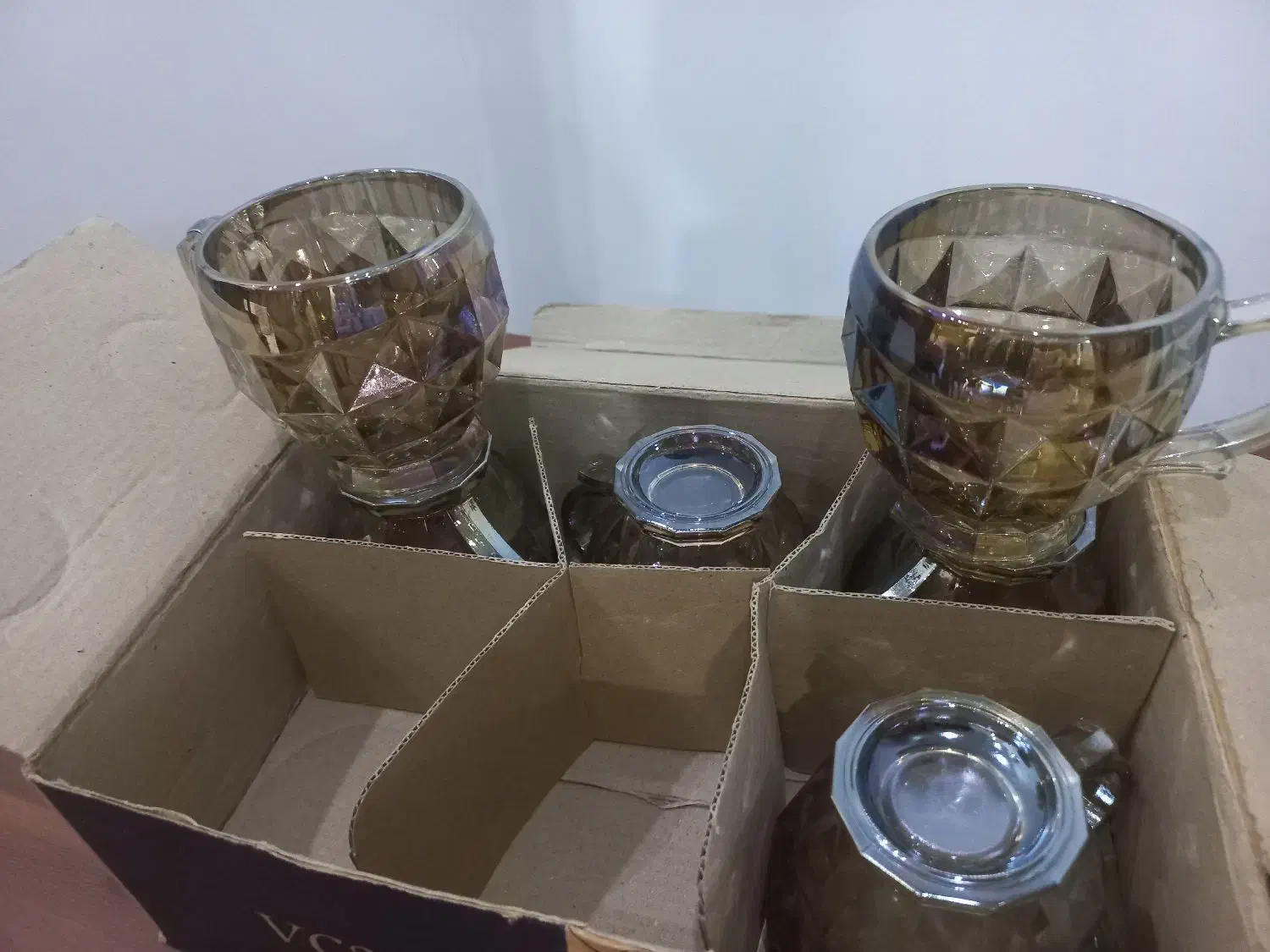 یک دست فنجان و یک دست پیش دستی کریستال|ظروف سرو و پذیرایی|رودسر, |دیوار