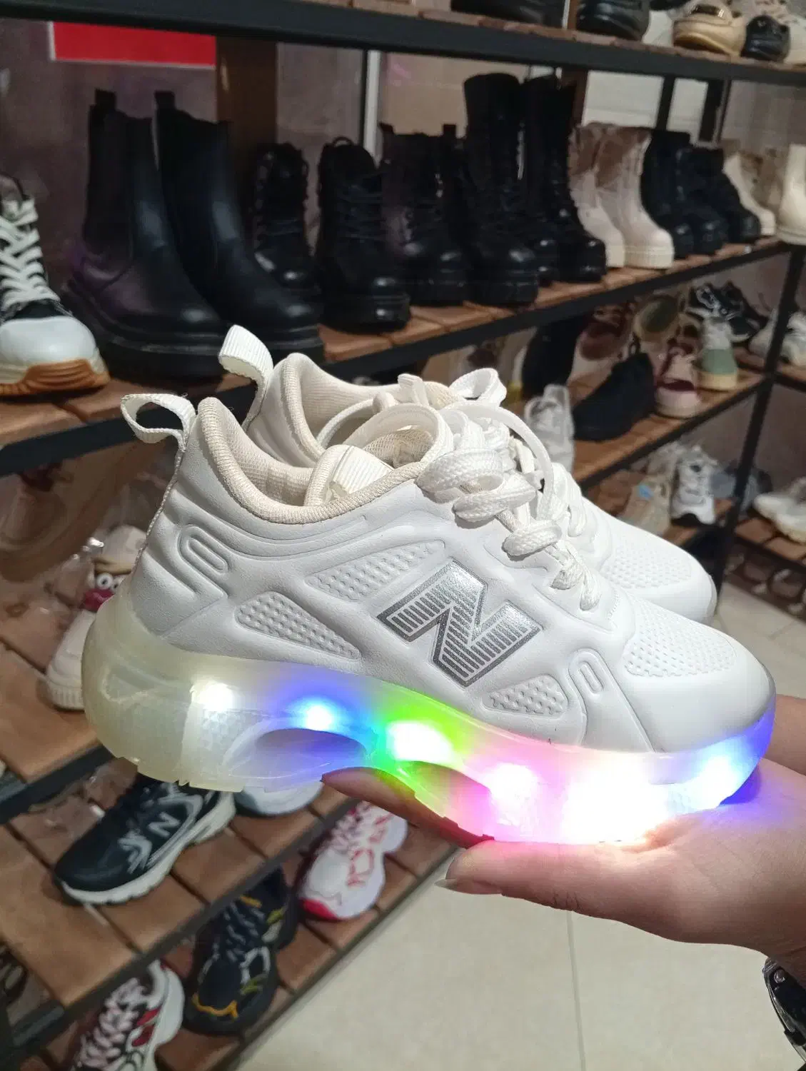 چک بوت و کیف زنانه  شرایط 2ماه|کیف، کفش، کمربند|حمیدیا, |دیوار