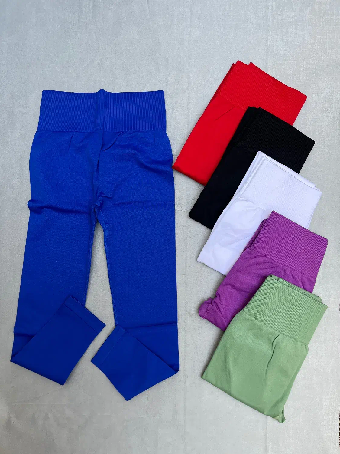 لگ سیملس|لباس|اصفهان, ملک‌شهر|دیوار