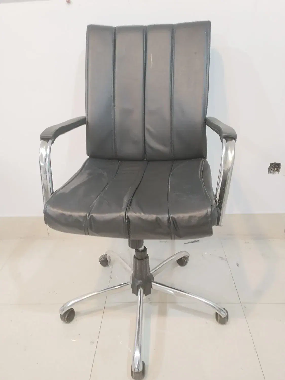 صندلی اداری درحد نو|صندلی و نیمکت|قم, انصار‌الحسین|دیوار