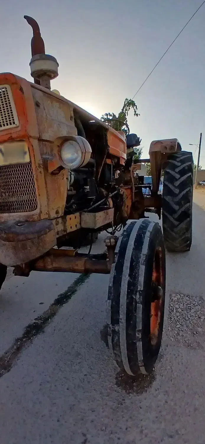 تراکتور رومانی با ادوات|خودرو سنگین|آشخانه, |دیوار