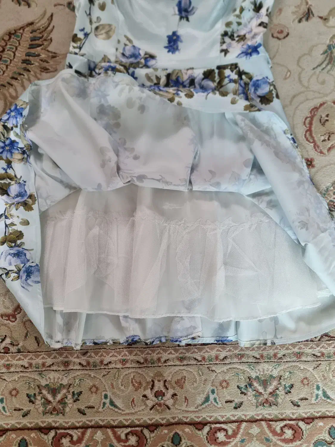 لباس مجلسی|لباس|شیراز, آزادی|دیوار