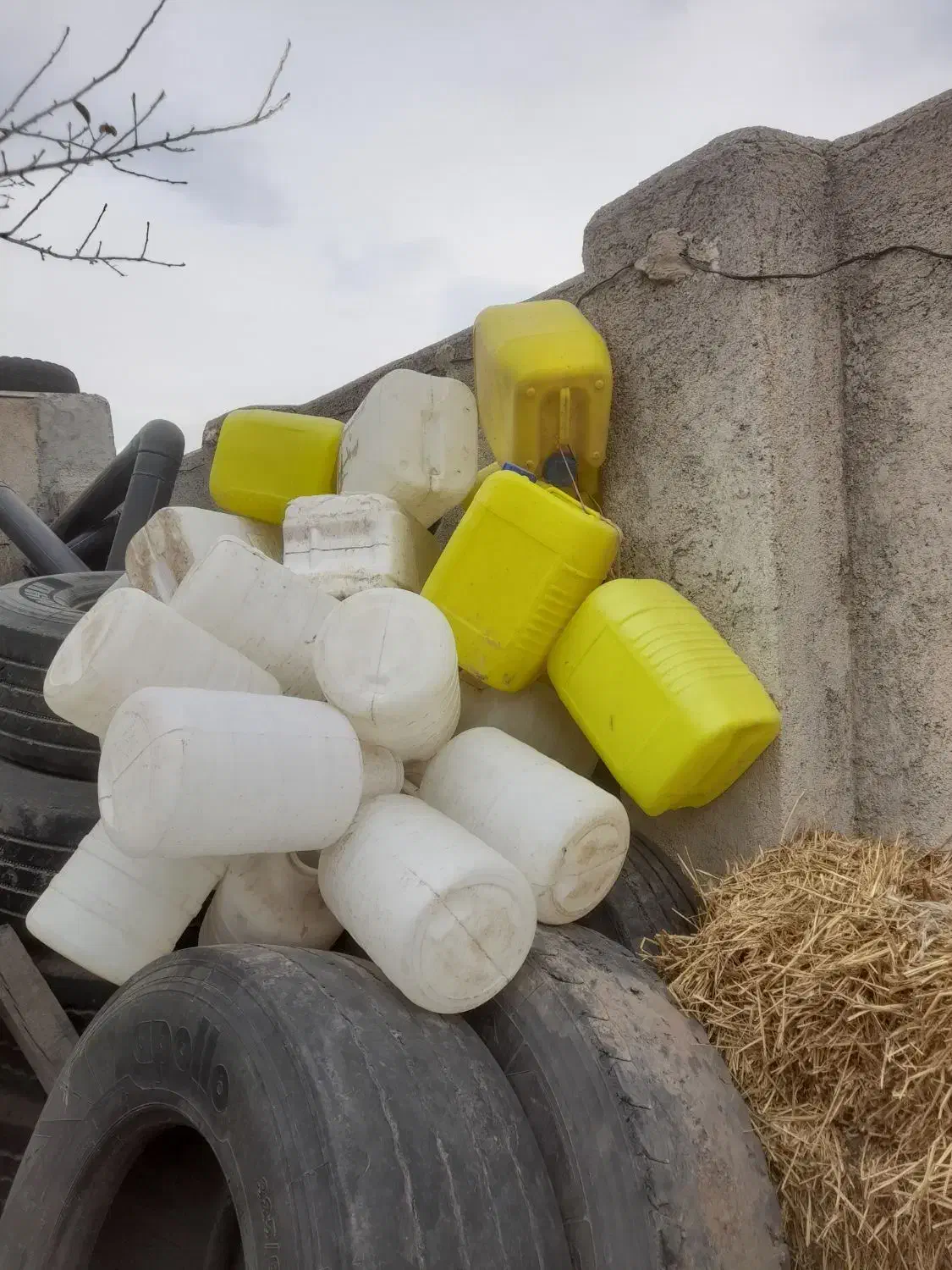 گالون دست دو|ظروف نگهدارنده، پلاستیکی، یکبارمصرف|اردبیل, |دیوار