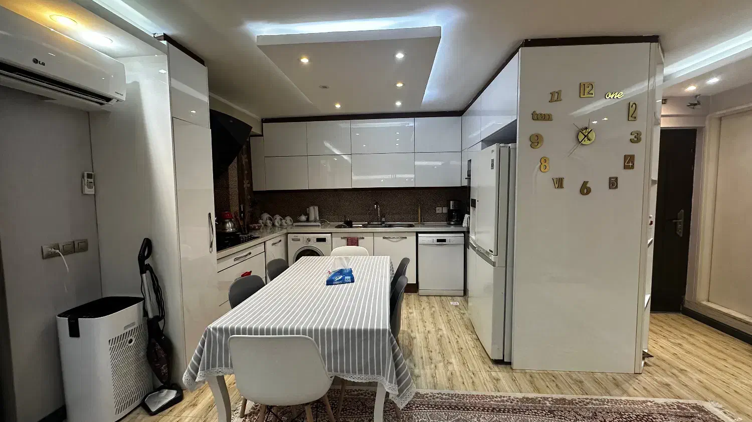 واحد آپارتمان ۷۵ متری واقع در مجتمع زیبای کوشک|فروش آپارتمان|تهران, تهرانویلا|دیوار