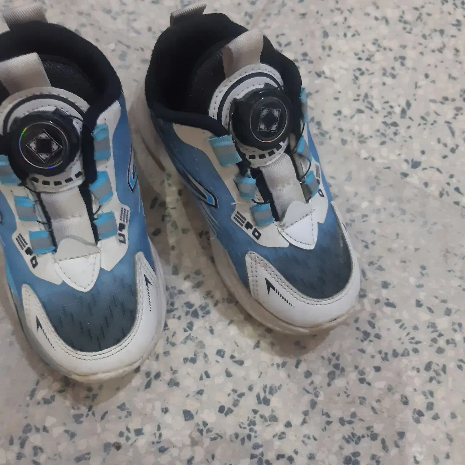 کفش بچگانه سایز ۲۷|کفش و لباس بچه|صباشهر, |دیوار