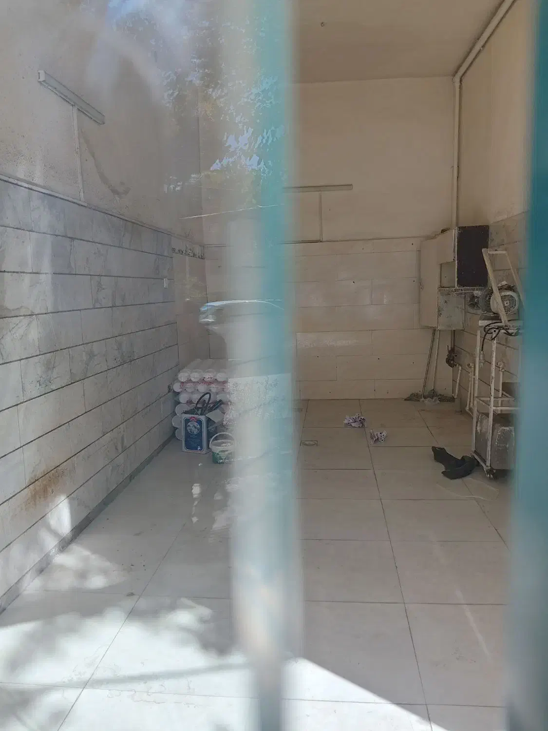 رهن و اجاره ۲۰ متر مغازه|اجارهٔ مغازه و غرفه|اراک, |دیوار