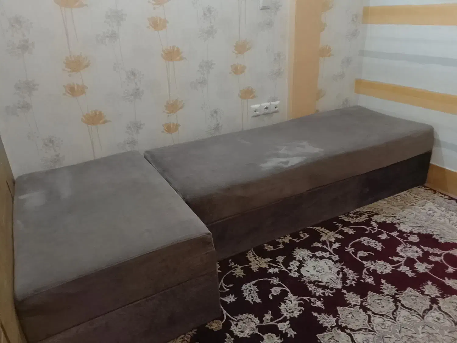 کاناپه تختی و مبل اتاق خواب|مبلمان خانگی و میز عسلی|شیراز, اصلاح‌نژاد|دیوار