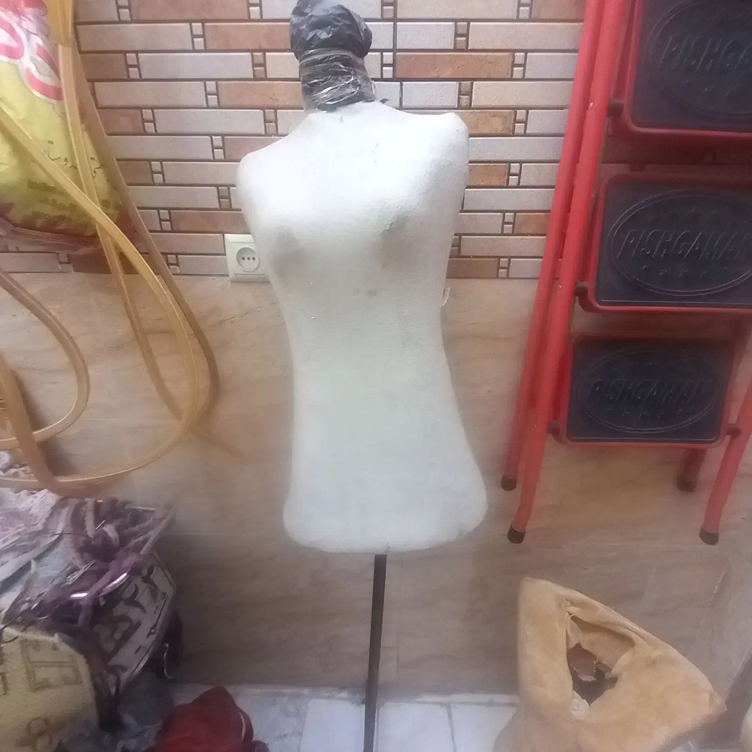 مانکن|لوازم خیاطی و بافتنی|قم, نیروگاه|دیوار