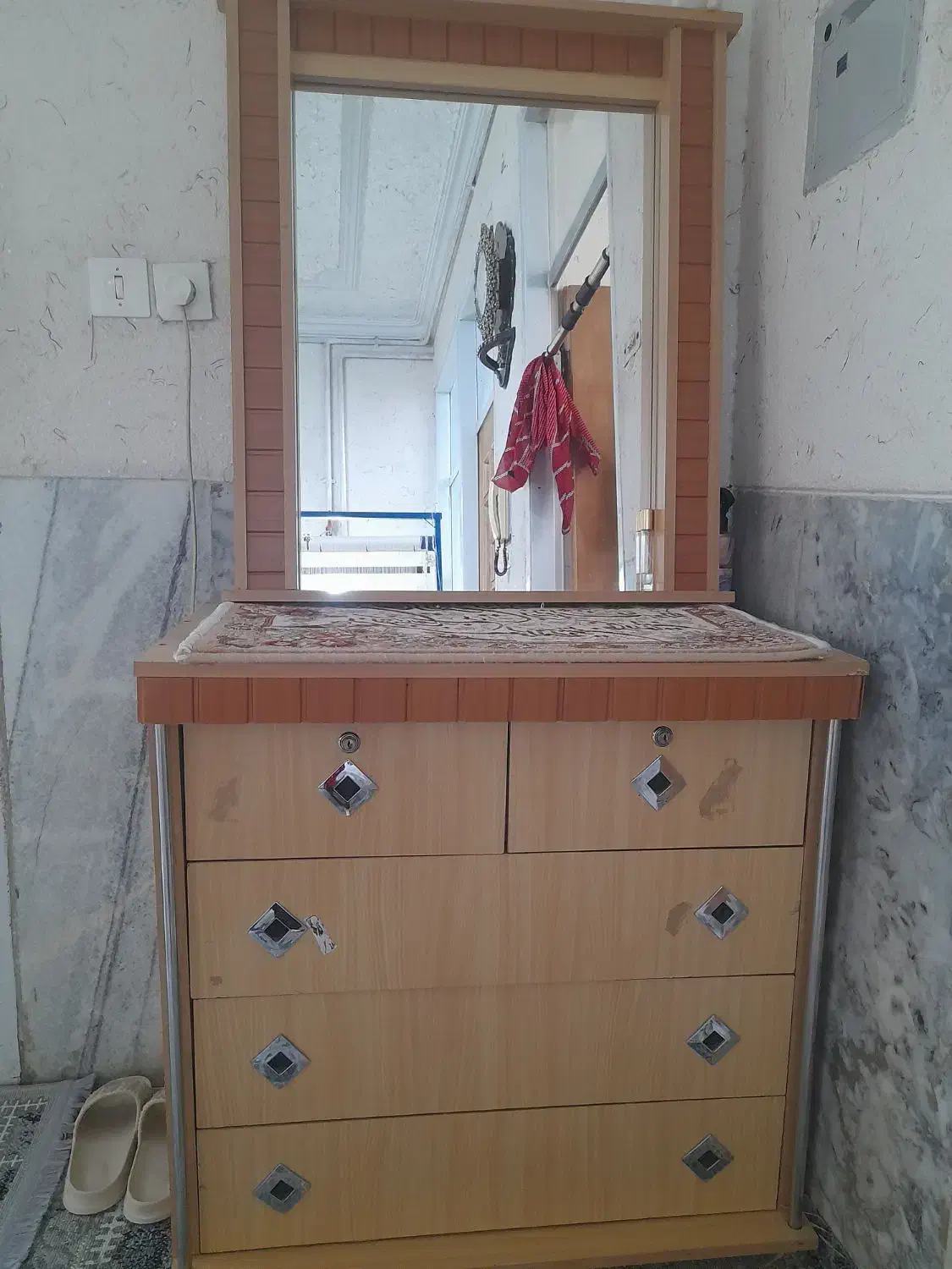 دلاور|جاکفشی، کمد، دراور|یزد, |دیوار