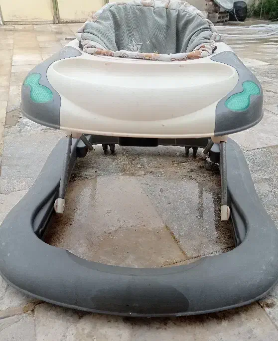 روروک (روروئک)|کالسکه و لوازم جانبی|ماکو, |دیوار