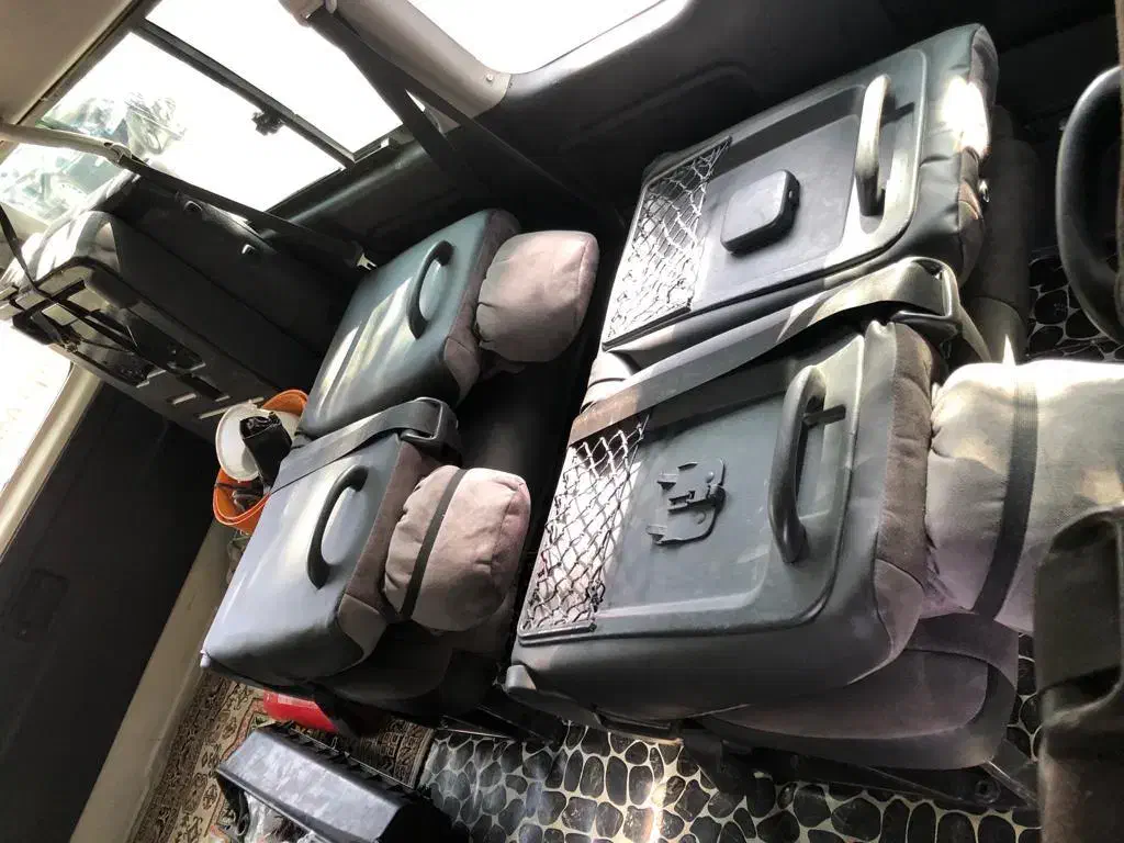 یک دست صندلی هایس مدل ۲۰۱۳ و درب عقب|قطعات یدکی و لوازم جانبی|رباط‌کریم, رباط‌کریم|دیوار