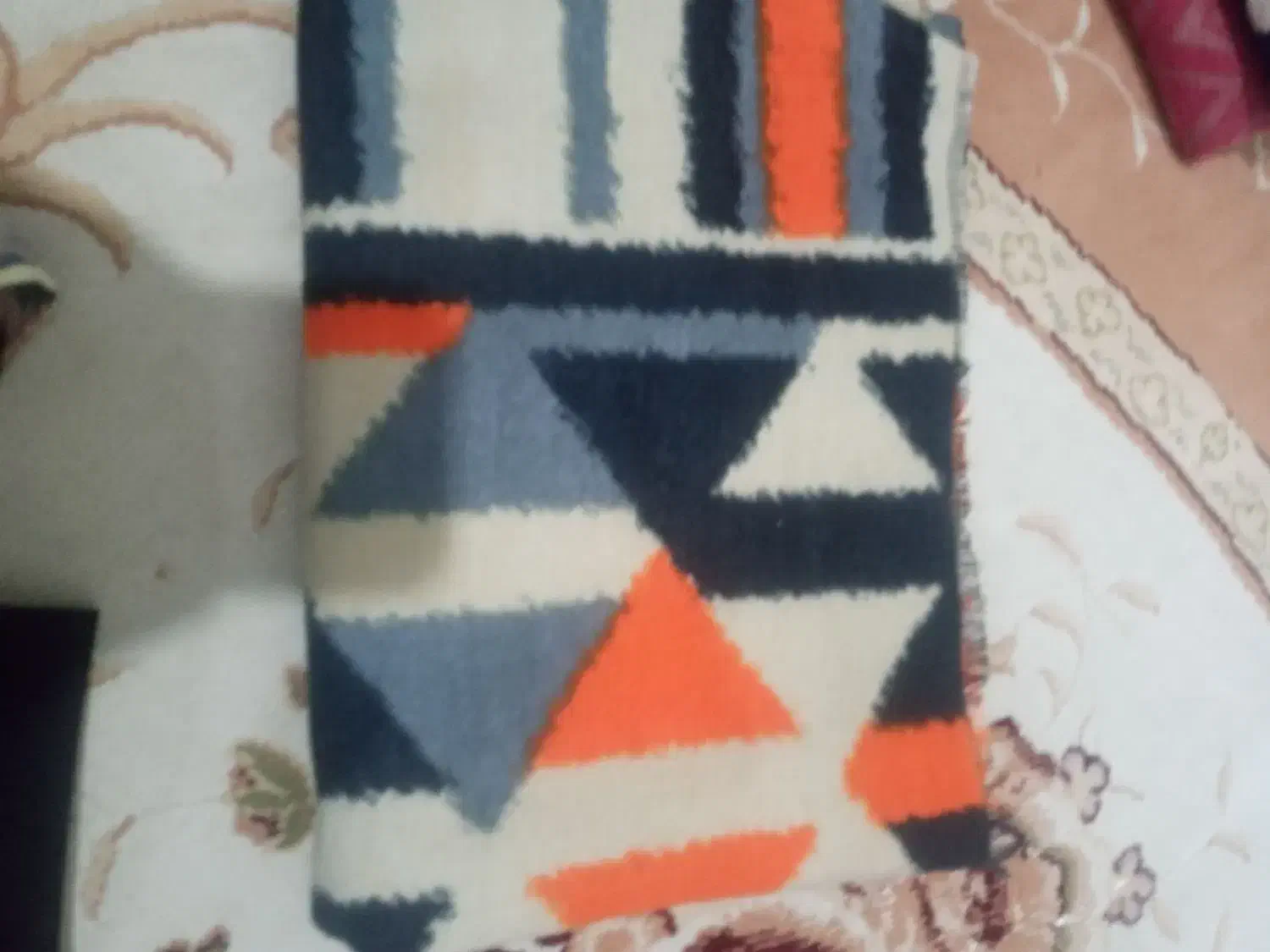 شال موهر|لباس|هرسین, |دیوار