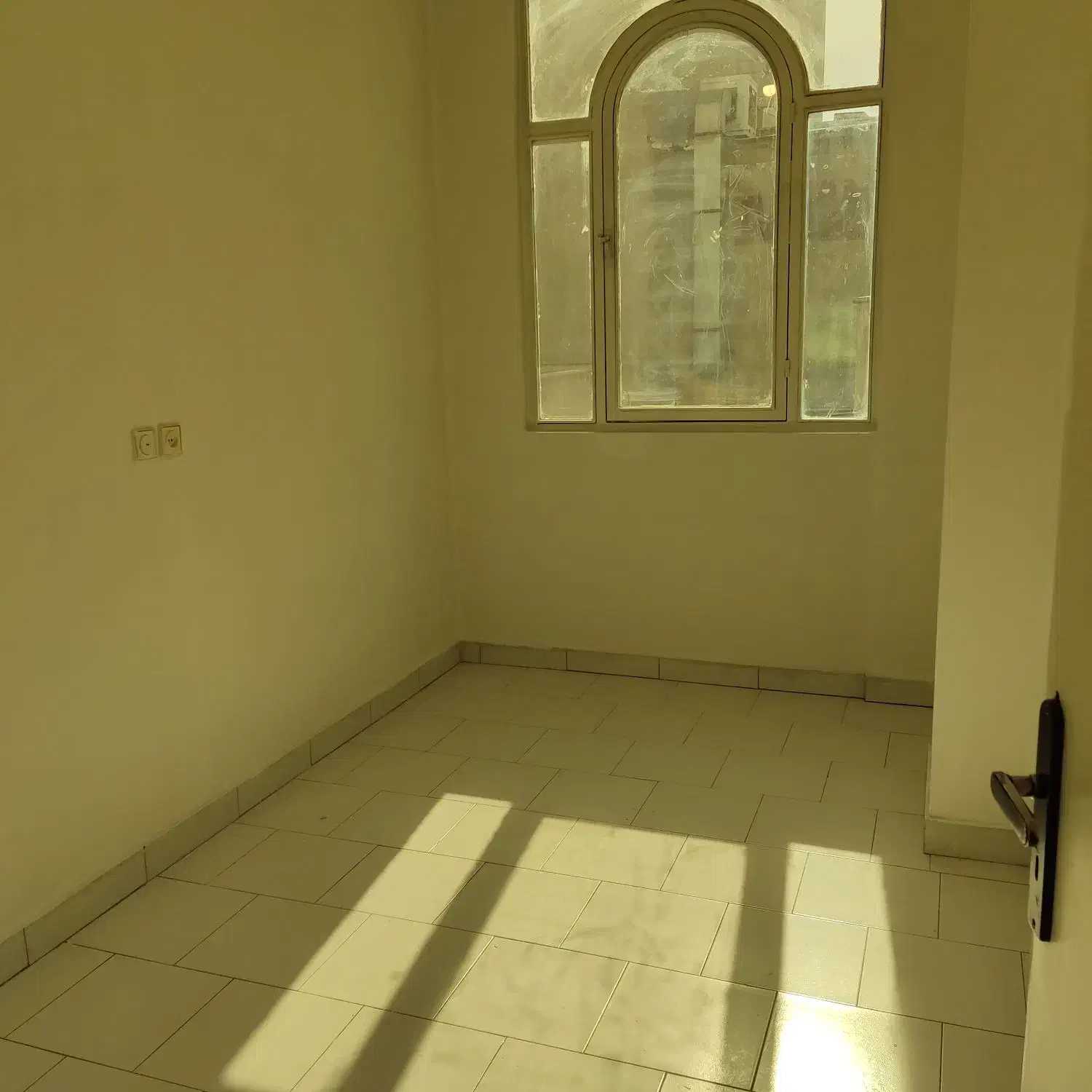 ملک 95متری طبقه همکف