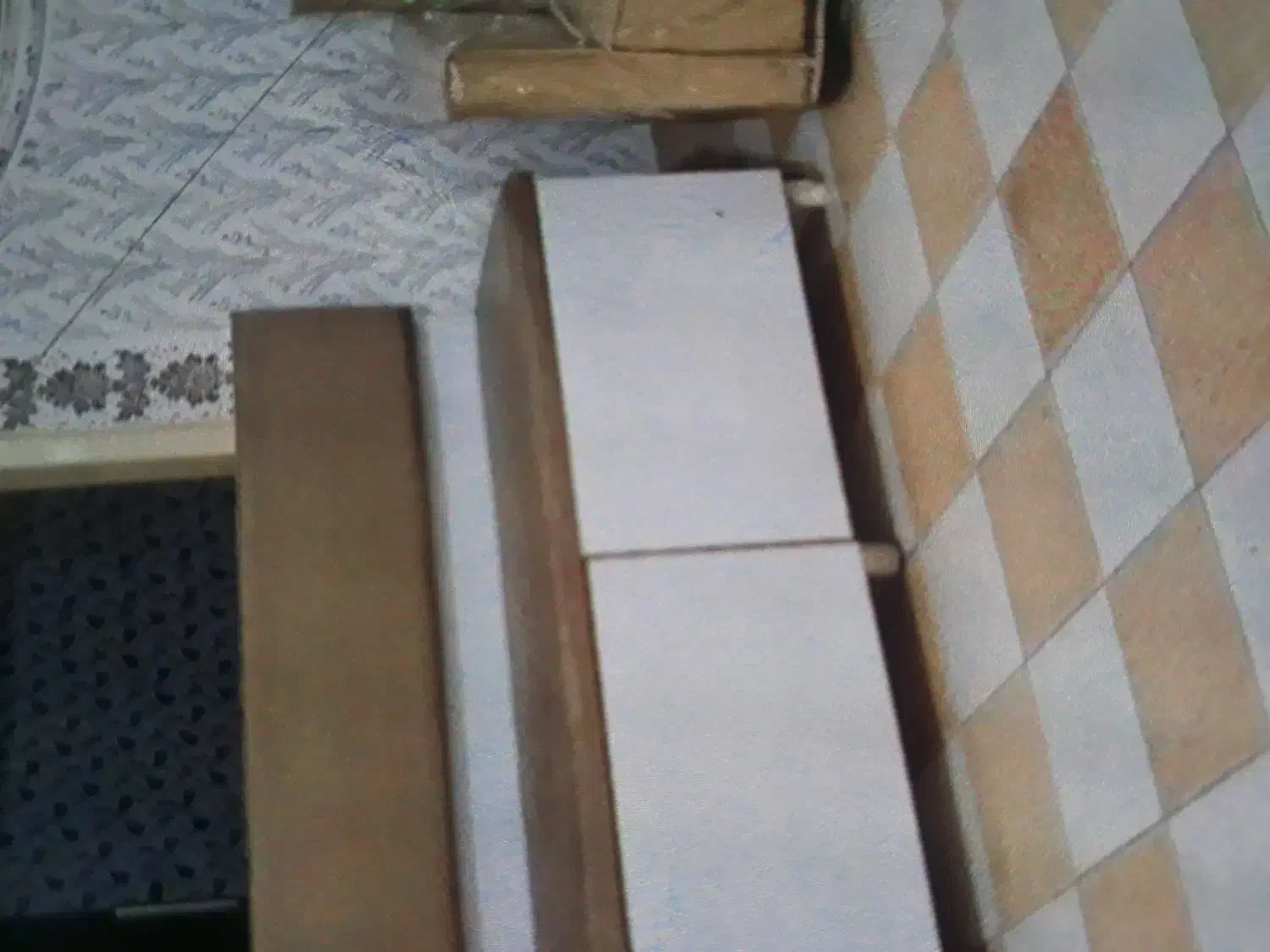 آیینه|آرایشگاه و سالنهای زیبایی|کاشان, کارگر|دیوار