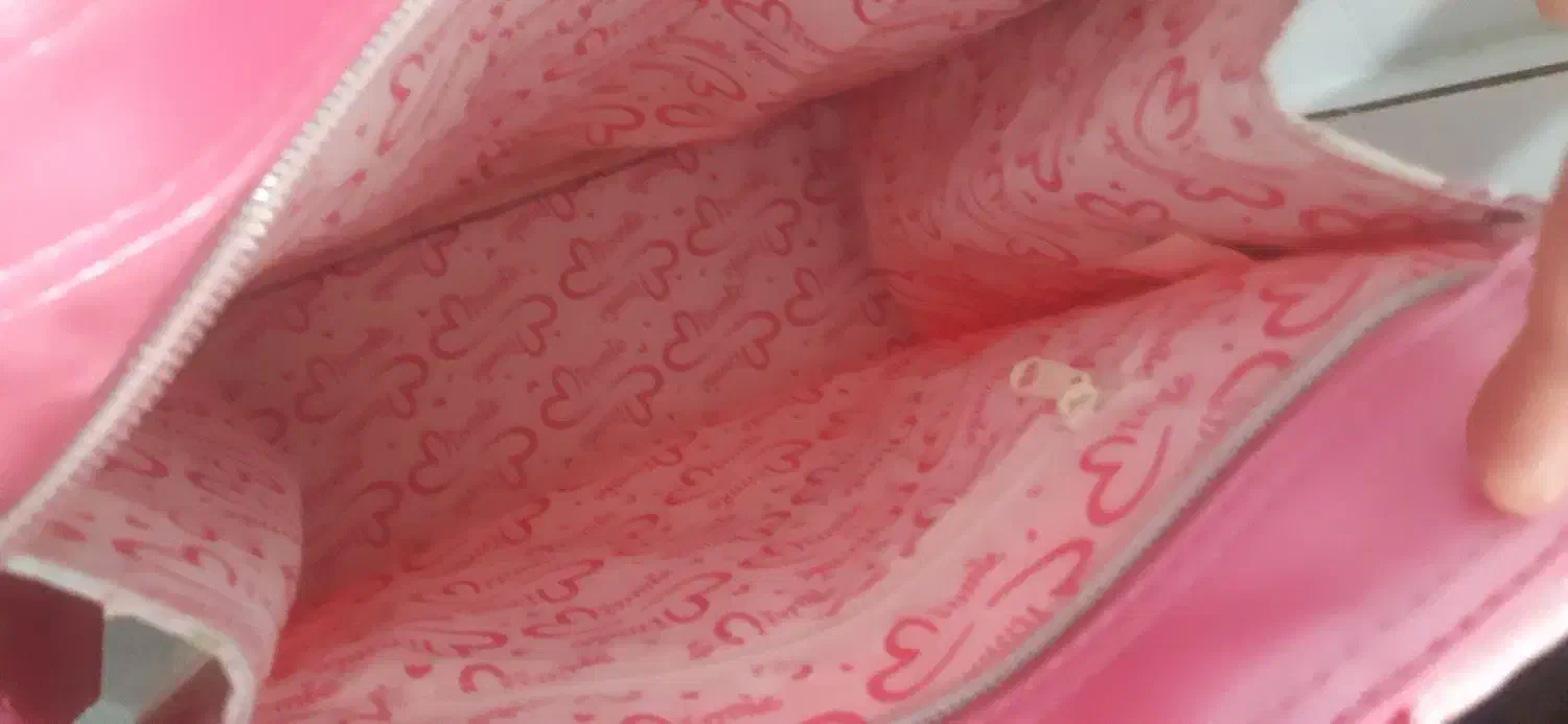 کیف دخترانه|کیف، کفش، کمربند|میانه, |دیوار