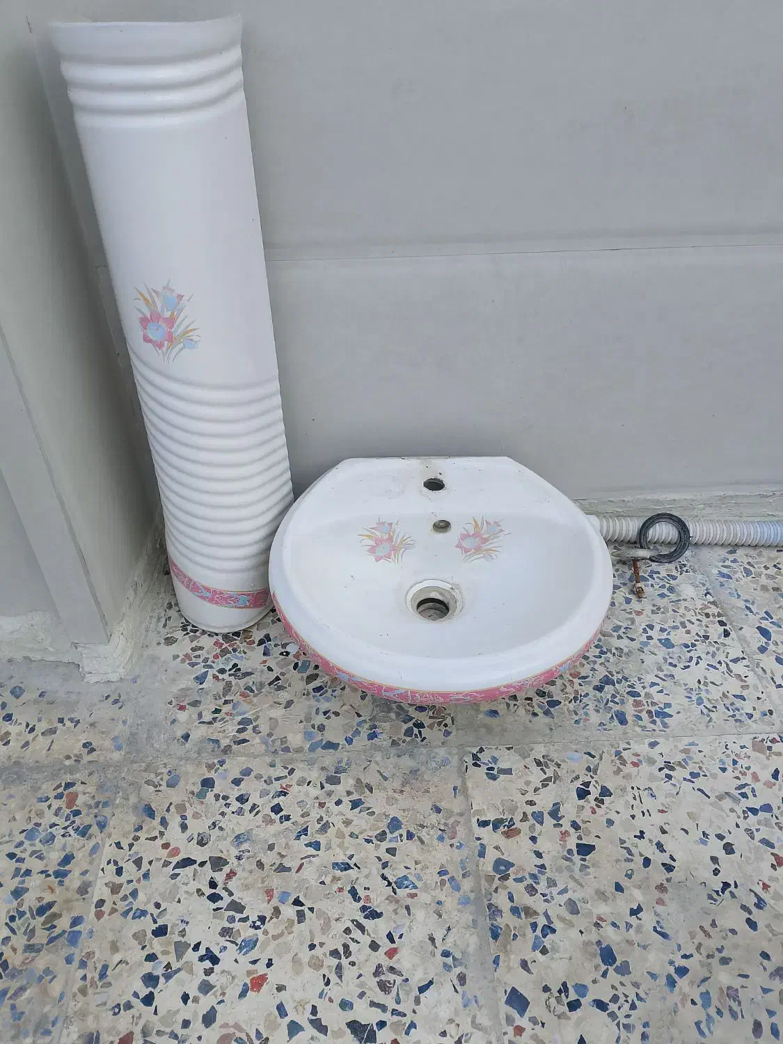 روشویی|لوازم سرویس بهداشتی|اندیمشک, |دیوار