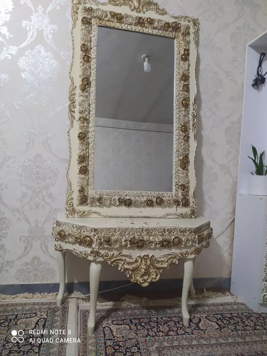 آینه|آینه|پارس‌آباد, |دیوار