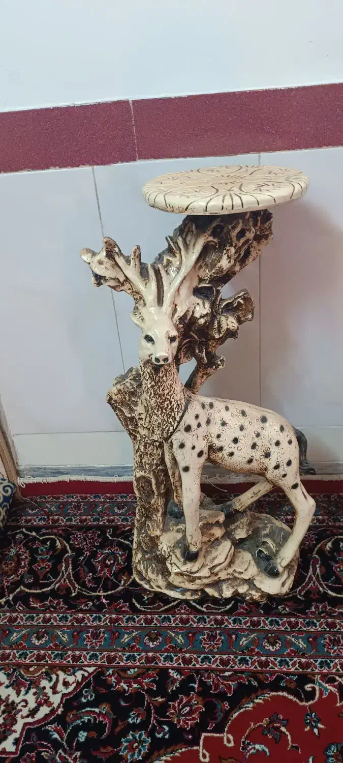 گوزن نو|مجسمه، تندیس، ماکت|بروجرد, |دیوار