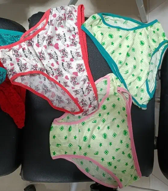 لباس زیر|لباس|مرودشت, ژیان|دیوار