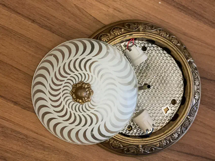 سه عدد سققی حباب دار سالم قاب شیشه ای|لامپ و چراغ|رشت, معلم|دیوار