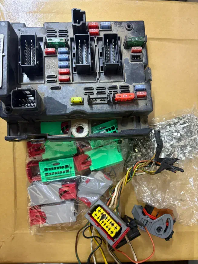 جعبه فیوز۲۰۶ داخل موتورbsm|قطعات یدکی و لوازم جانبی|فردیس, نسترن غربی|دیوار