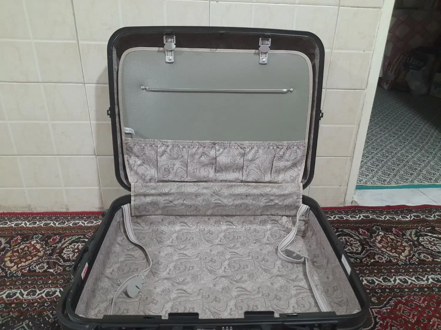 چمدان خارجی سالم و تمیز وارداتی|کیف، کفش، کمربند|فردیس, شهرک شهید حسینی|دیوار