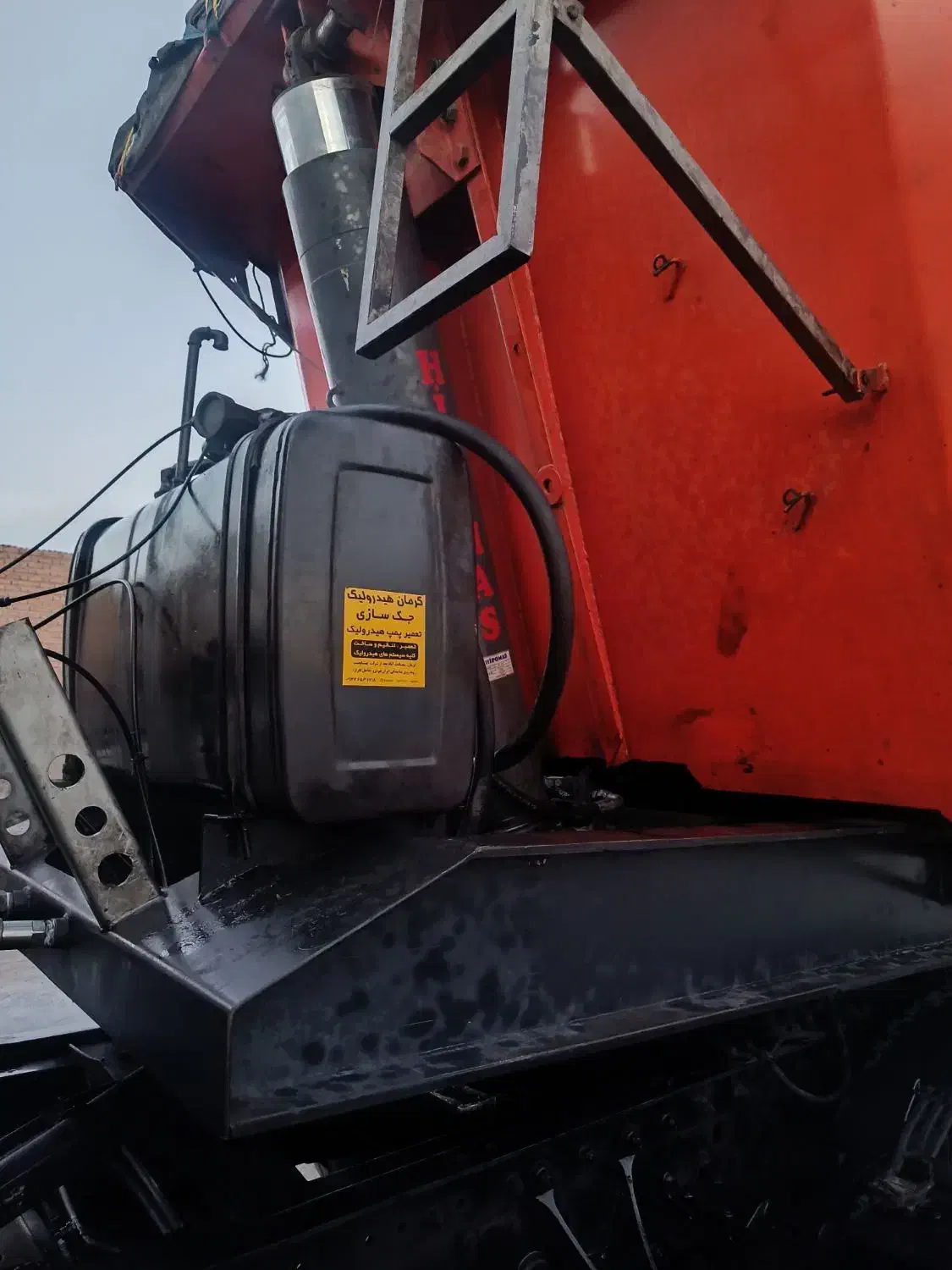 ساخت و تعمیر انواع جک های بنز تک و ده چرخ و تریلی|خدمات پیشه و مهارت|کرمان, |دیوار