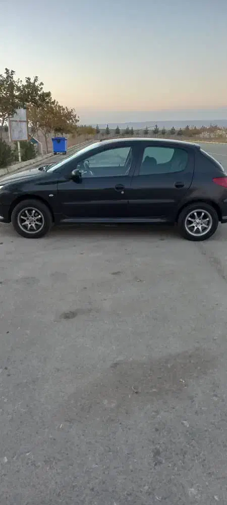 فروش ۲۰۶ مشکی،مدل ۸۲،تیپ ۳|خودرو سواری و وانت|فردیس, شهرک راه آهن|دیوار