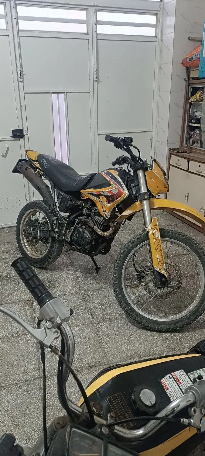 موتور تریلر ۲۵۰ سی سی|موتورسیکلت|لنجان, |دیوار