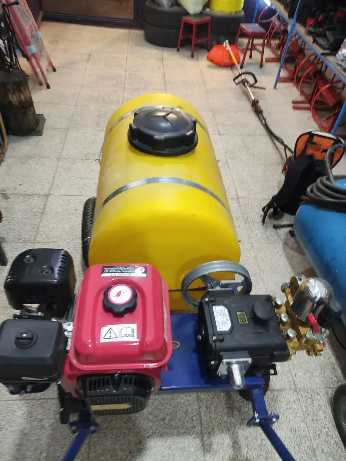 سمپاش ۲۰۰ لیتری|ماشین‌آلات صنعتی|میاندوآب, |دیوار