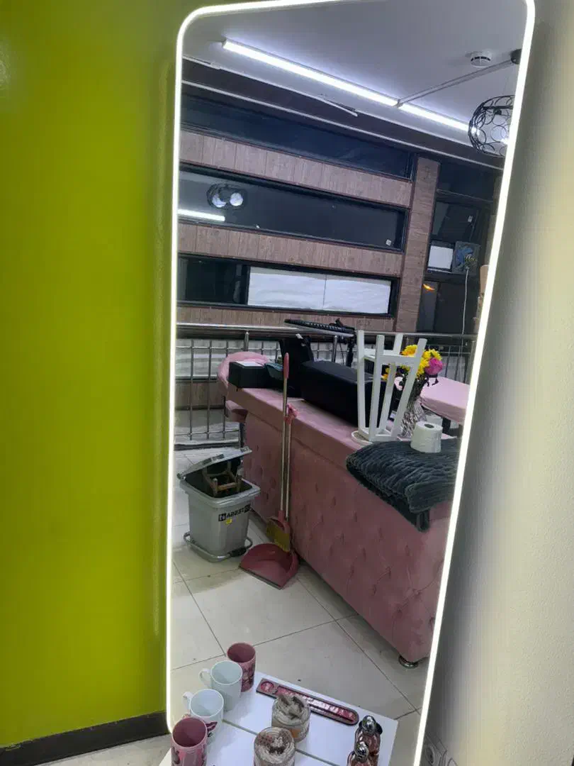 فروش آیینه قدی کاملا سالم|آرایشگاه و سالنهای زیبایی|شاهینشهر, حافظ جنوبی|دیوار