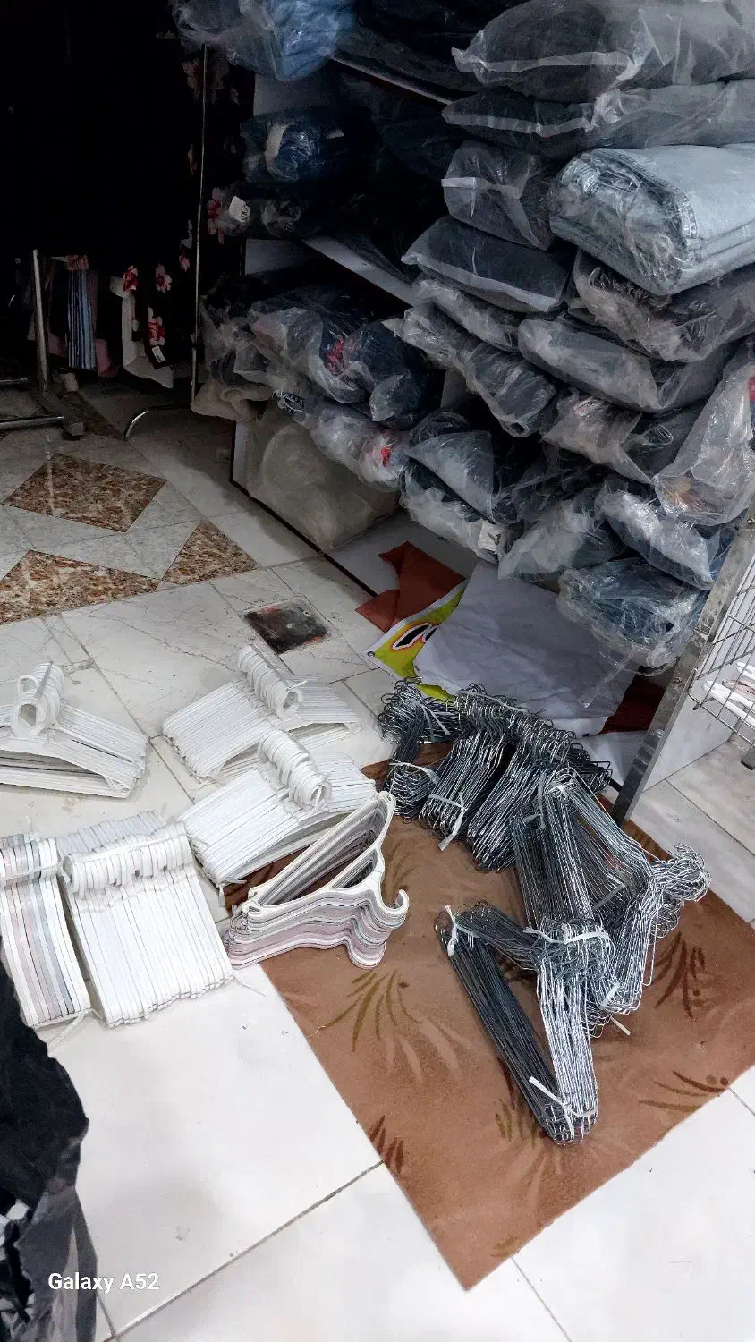 تعدادی لوازم پوشاک فروشی|فروشگاه و مغازه|مراغه, |دیوار