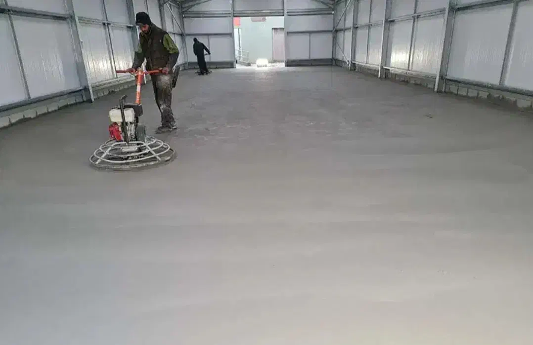 بتن ریزی کف با ماله پروانه به صورت تخصصی و حرفه ای|خدمات پیشه و مهارت|رشت, معلم|دیوار