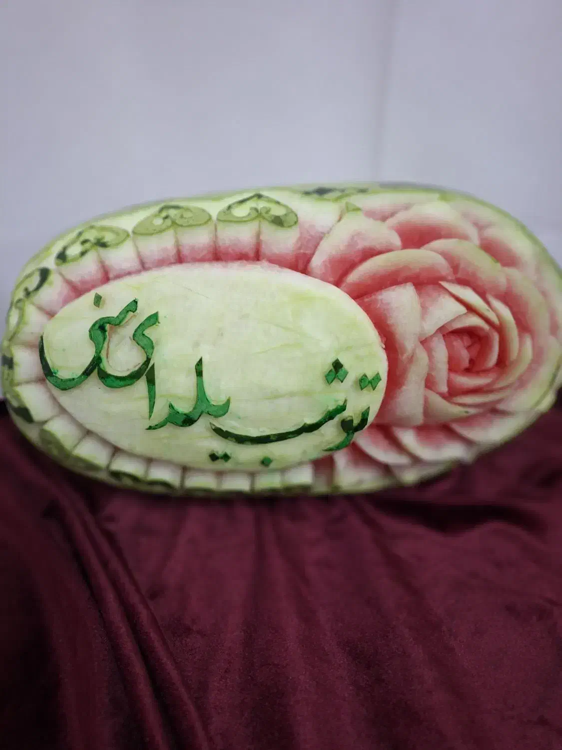 دیگرنگران شب یلدانباشیدحکاکی هندوانه وکدو سبدمیوه.|خدمات پذیرایی، مراسم|قزوین, |دیوار