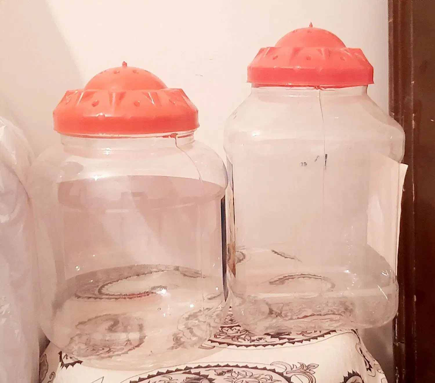 کیسه خالی بانکه و دبه خیار شور|ظروف نگهدارنده، پلاستیکی، یک‌بارمصرف|مشهد, طلاب|دیوار