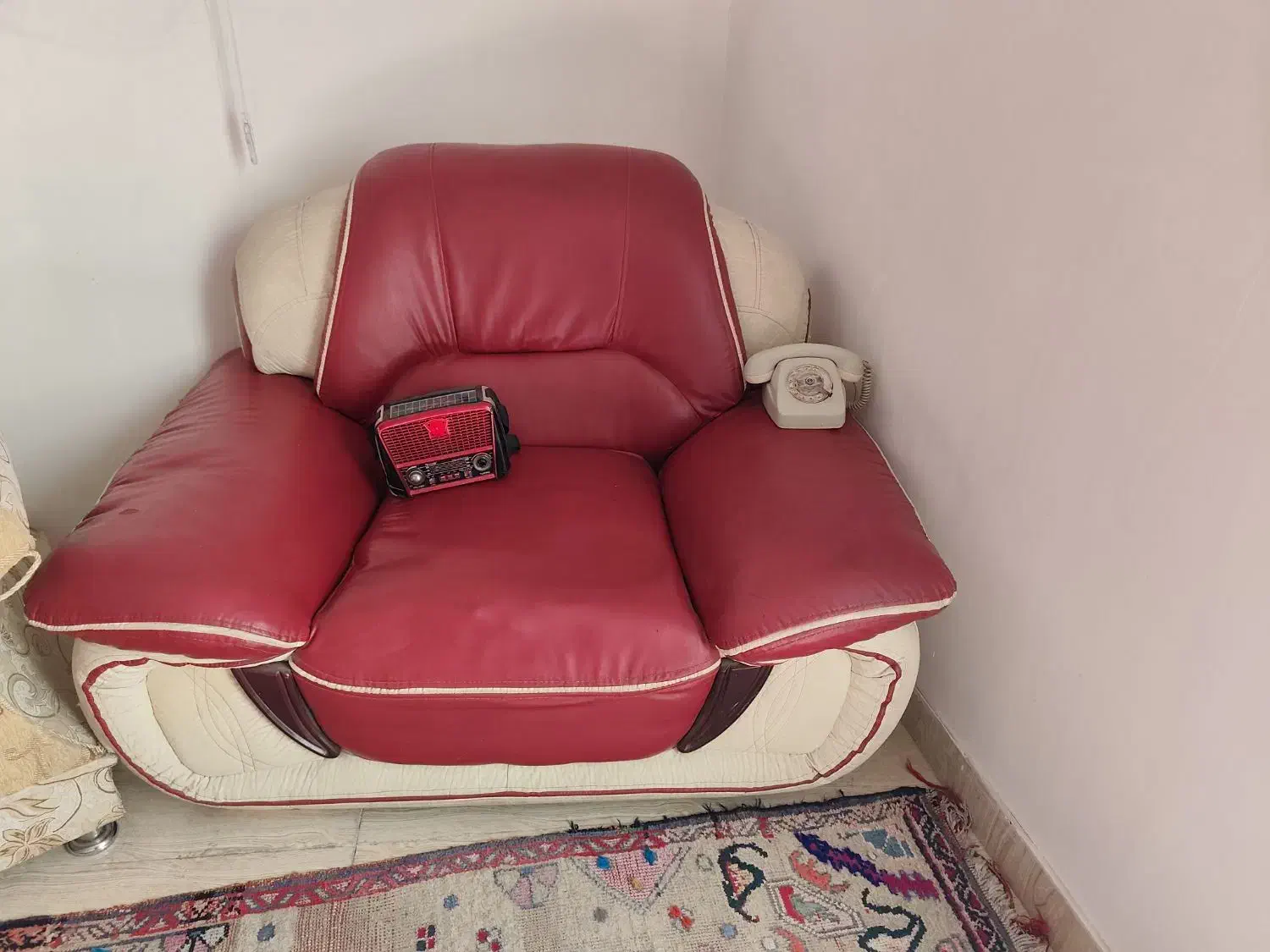 مبل تکی.چرم راحتی|مبلمان خانگی و میز عسلی|تبریز, |دیوار